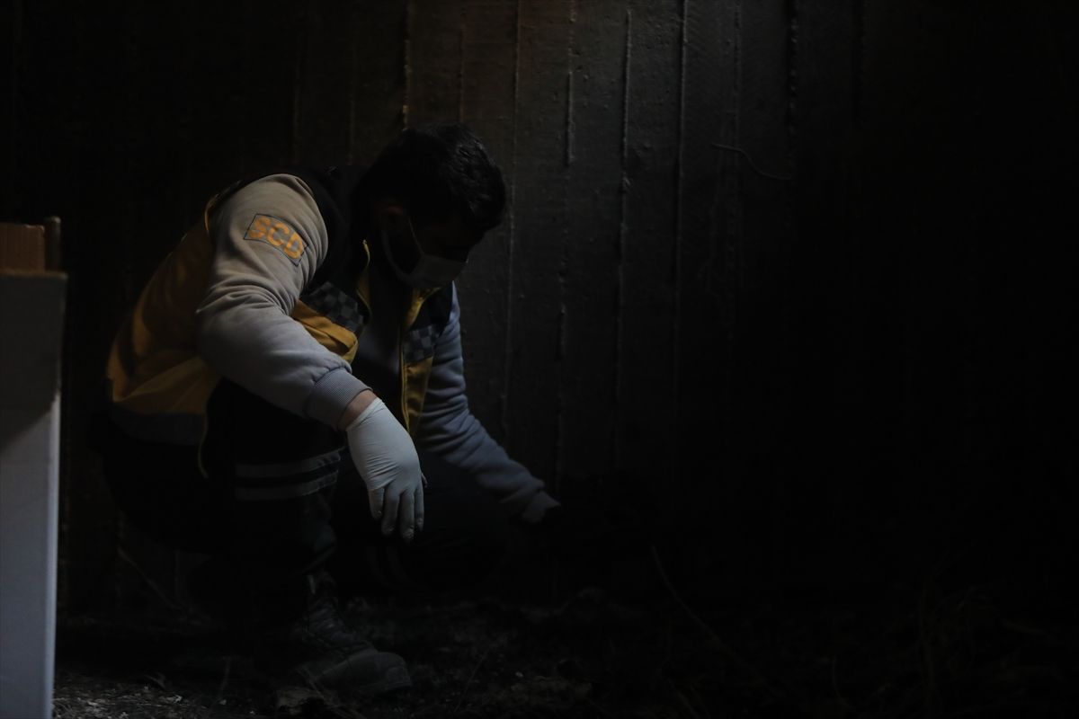 Ammar Salmo iz Civilne odbrane naveo je da su ekipe, koje su do zgrade stigle po dojavi jednog građanina, pronašle posmrtne ostatke