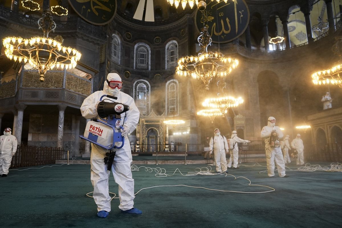 Istanbulska ljepotica Aja Sofija očišćena i namirisana uoči ramazana