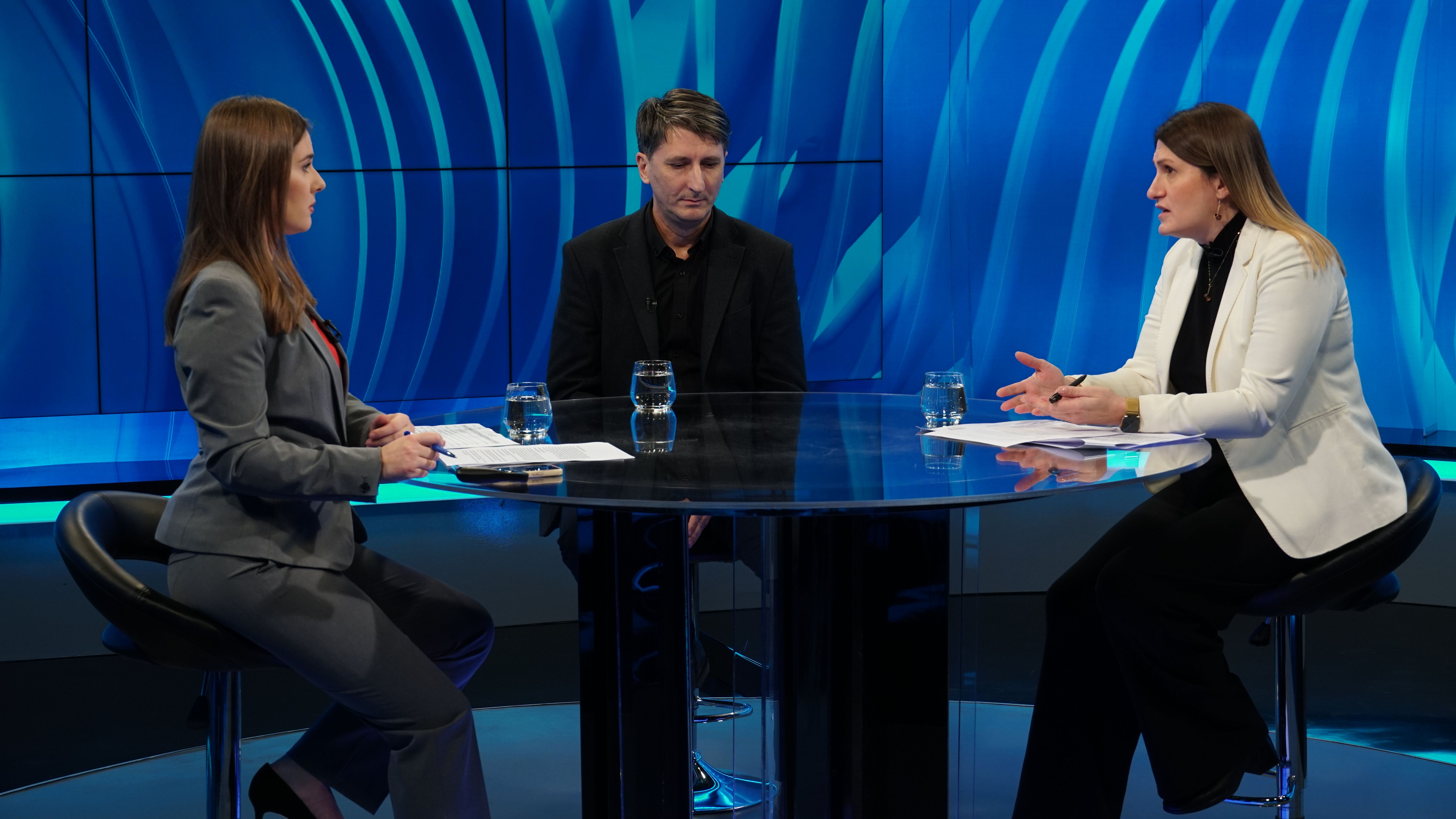 Bosanskohercegovački privrednici su vrlo nezadovoljni radom Vlade FBiH, posebno zbog politike visokih doprinosa i rasta cijena na svim poljima, zbog čega su najavili i proteste