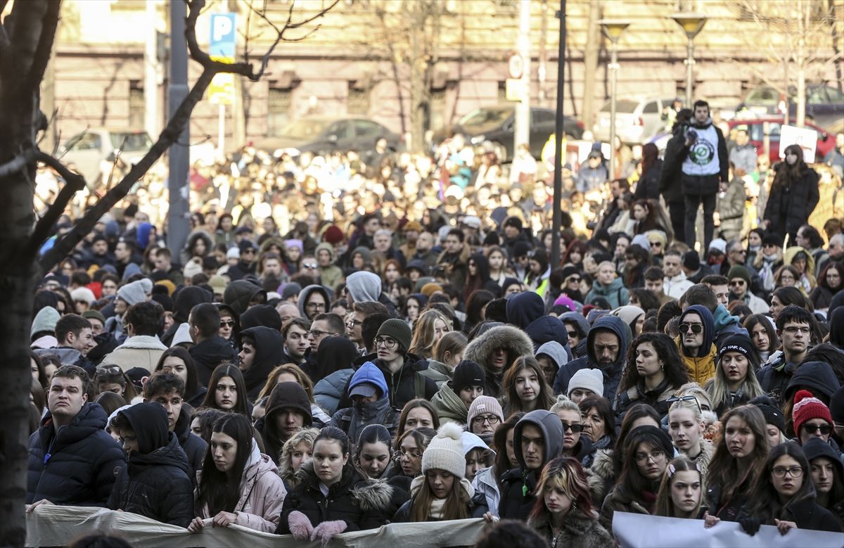 Održano je i čitanje zahtjeva beogradskih gimnazija, čitanje knjiga u tišini, kao i razmjena knjiga sa posvetama