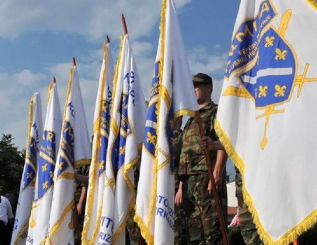Za „Srebrenu policijsku zvijezdu“ i „Srebreni štit“ visina naknade je 25 posto prosječne plaće u Federaciji Bosne i Hercegovine za 2024. godinu
