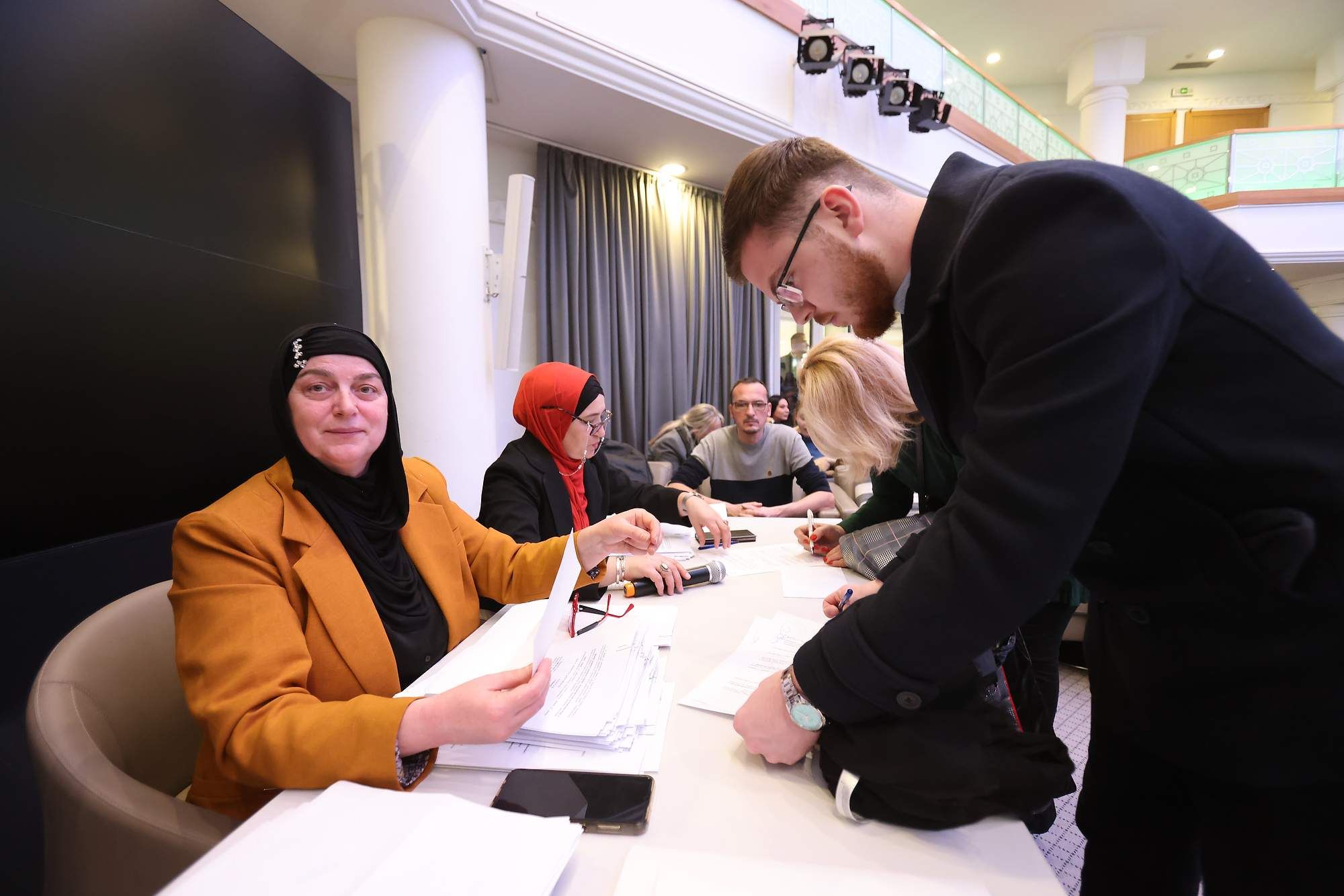 Organizator svečanosti je Ured za društvenu brigu Rijaseta islamske zajednice u Bosni i Hercegovini, a prisustvovao joj je i reisul-ulema Husein-ef. Kavazović