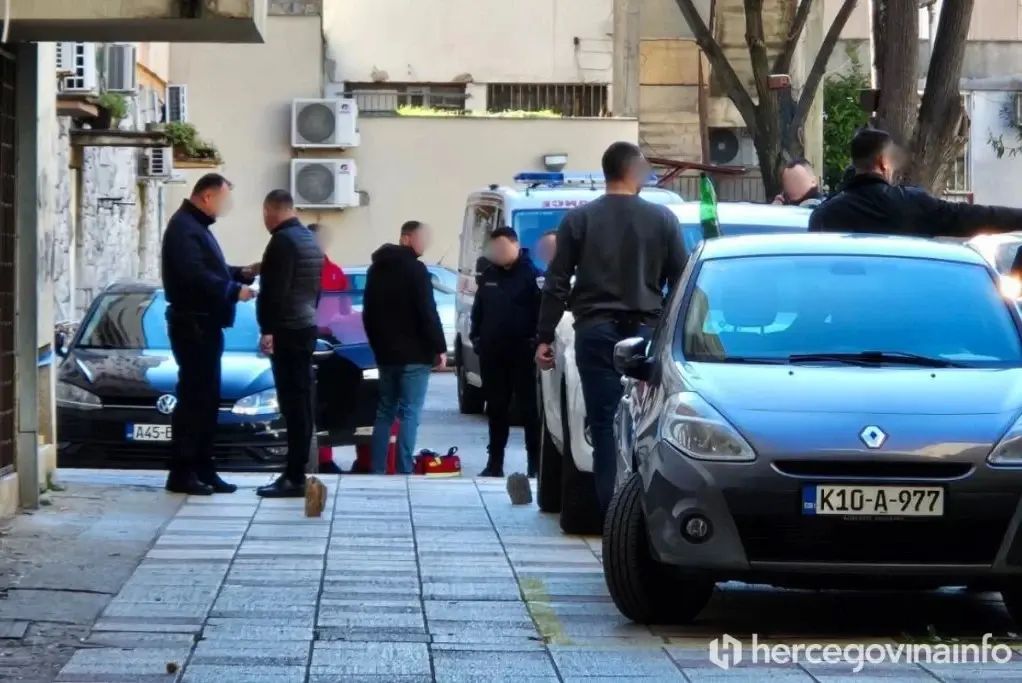 Prema riječima očevidaca, tokom policijske akcije u Mostaru čula se pucnjava, a pojavile su se spekulacije i da ima povrijeđenih.