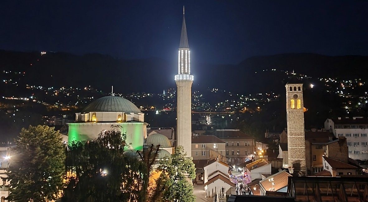 Osmi mjesec po hidžretskom kalendaru, mjesec ša'ban, u tradiciji islama poznat je i po nazivu - el-šehrul-mu'azam- veličanstveni mjesec. 