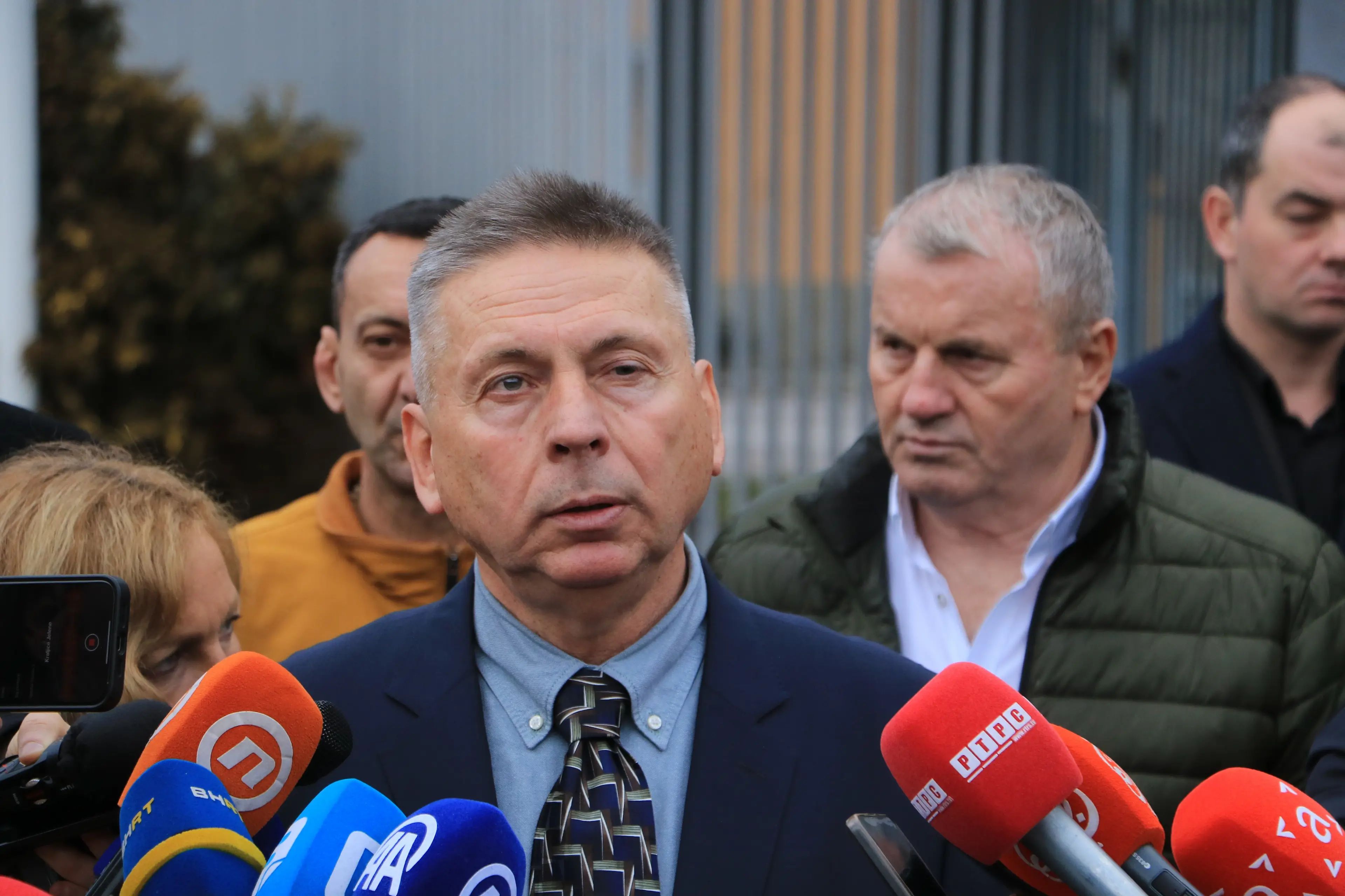 Ako presuda Miloradu Dodiku bude potvrđena s kaznom dužom od šest mjeseci, njegov mandat predsjednika RS-a automatski prestaje.