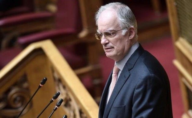 Prema informacijama grčkog novinara, svih 156 poslanika vladajuće stranke Nova demokratija podržalo je njegovu kandidaturu
