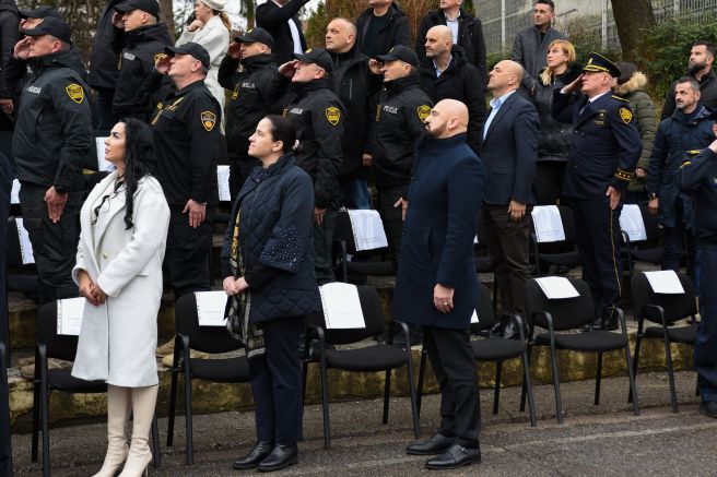 Svi pokušaji rušenja ustavno-pravnog poretka Bosne i Hercegovine bit će osujećeni. Bosna i Hercegovina je država Bošnjaka, Hrvata, Srba i svih ostalih građana.