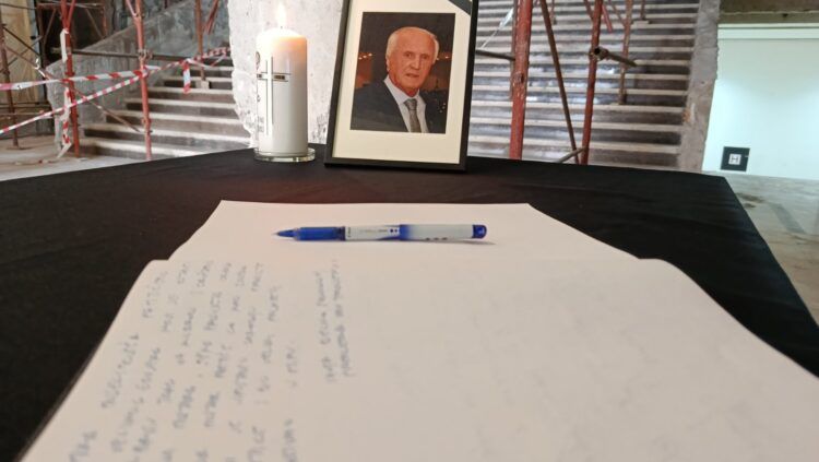 Predsjednik Hrvatskog narodnog sabora BiH Dragan Čović kazao je kako će svima koji su poznavali i voljeli Josipa Muselimovića nedostajati njegova mudrost i mirnoća 