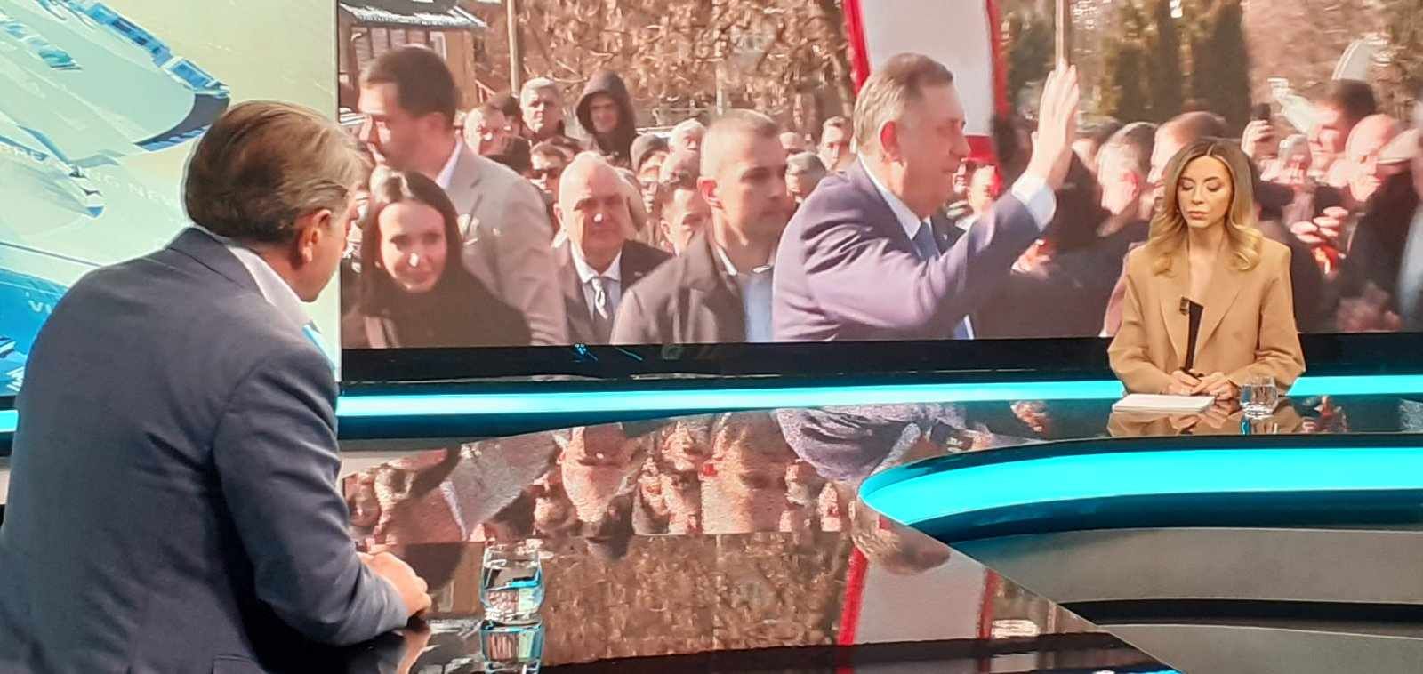 Profesor Safet Kešo, zastupnik u državnom parlamnetu BiH iznio je svoju sumnju da su reakcije na suđenje Dodiku plan u kojem se predstavnici RS 'utrkuju'u davanju opasnih izjava 