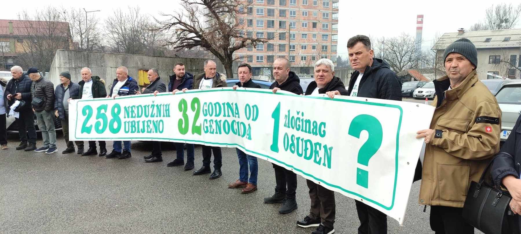 Nekih 40 žena doveli su pred trgovinu kod škole u Biljanima i tu su nas držali nekih 12 sati uz prijetnje da će nas poklati ispričala Husić-Zukanović