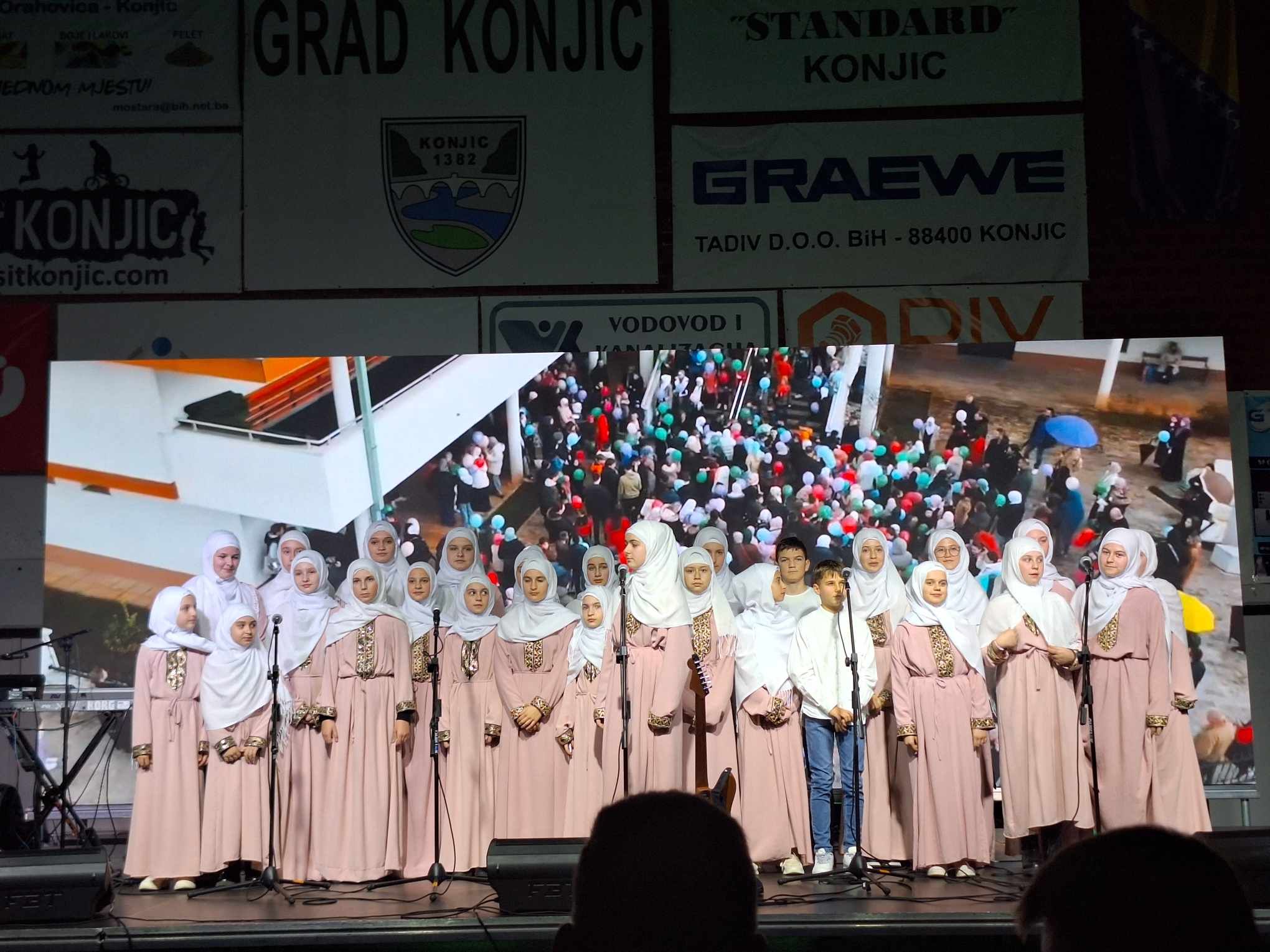 Na početku večerašnje manifestacije odlomke iz Kur'ana Časnog proučio je hfz. Kerim Nuhanović podsjećajući na važnost i obaveznost ramazanskog posta