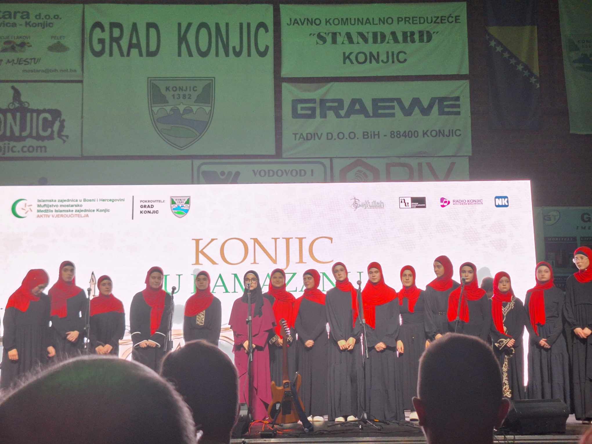 Na početku večerašnje manifestacije odlomke iz Kur'ana Časnog proučio je hfz. Kerim Nuhanović podsjećajući na važnost i obaveznost ramazanskog posta