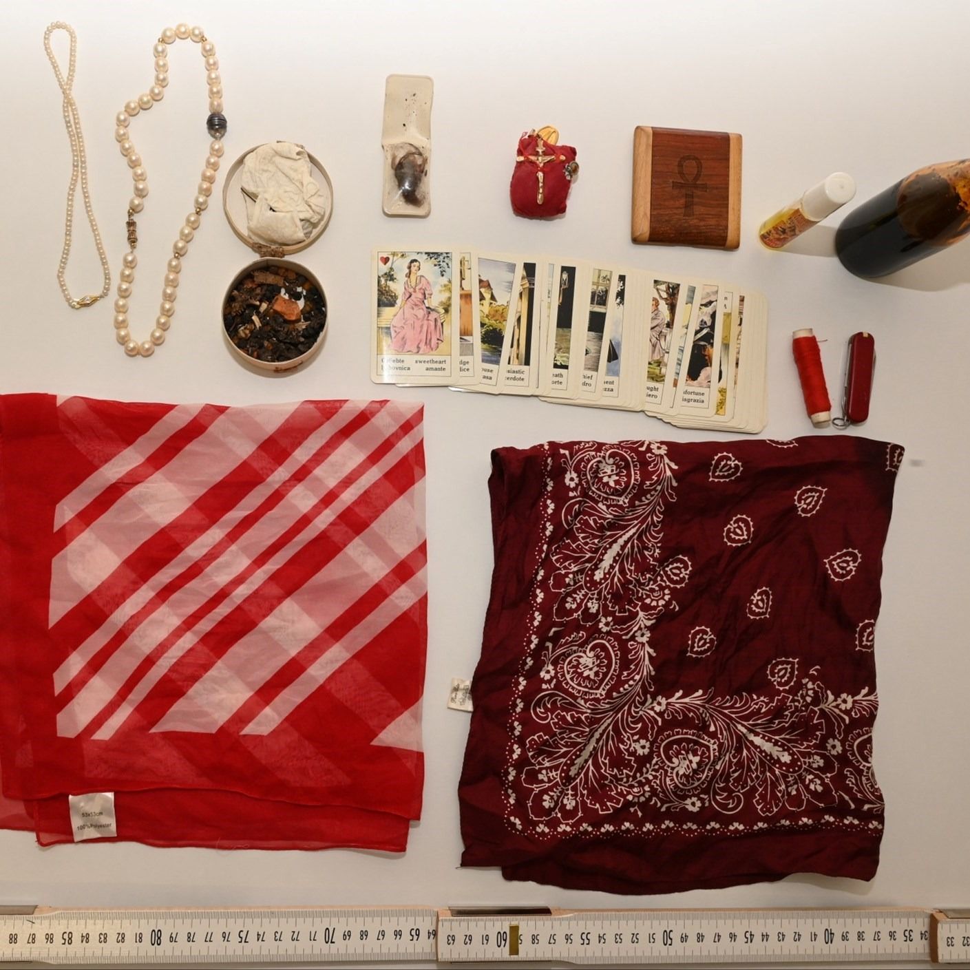 Amela govorila da skida kletve, u kući joj našli zlato i novac žrtava