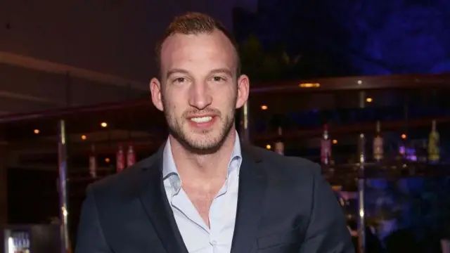 Mario Daser je hapšen tri puta, posljednji put se to dogodilo u avgustu 2019. kada je i proveo 11 mjeseci u pritvoru. 