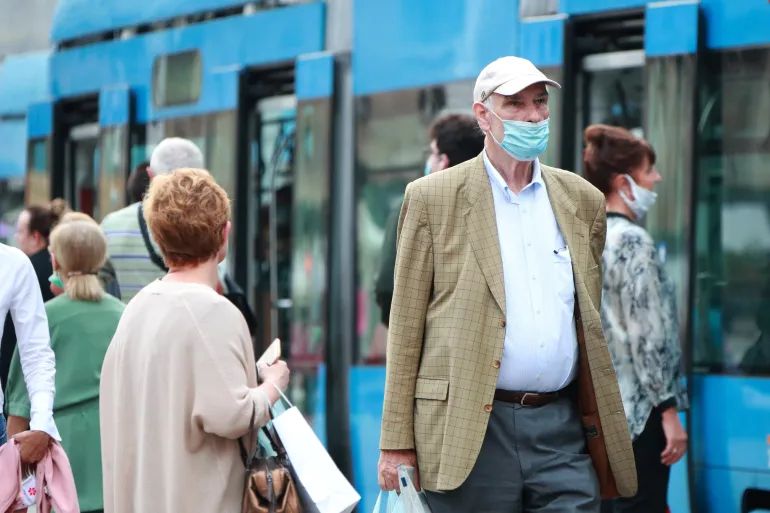 U zemlji je od posljedica virusa preminulo 16.199 ljudi, dok je ukupno zaraženih bilo 400.447