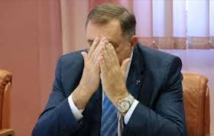 "Svaki njegov postupak sa političke pozicije moći, od danas je ništavan! "