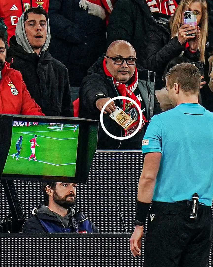 Navijač pokušao podmititi sudiju tokom utakmice Lige prvaka