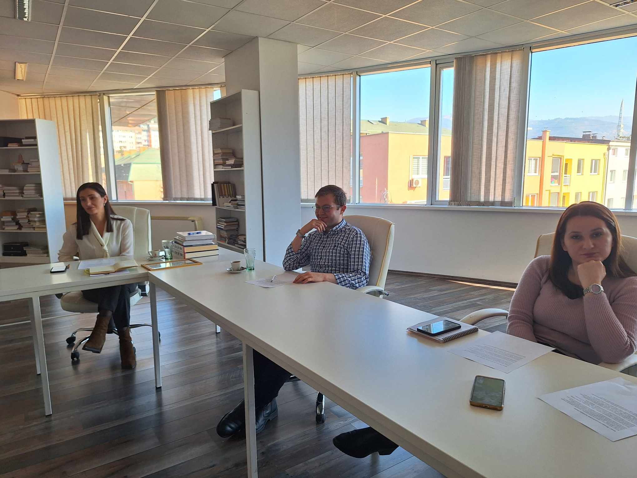 Tokom treninga, predavači su novinare Hayata detaljnije upoznali sa pomenutom tematikom te kroz vježbe praktično pokazali kako mediji treba da prilagode...