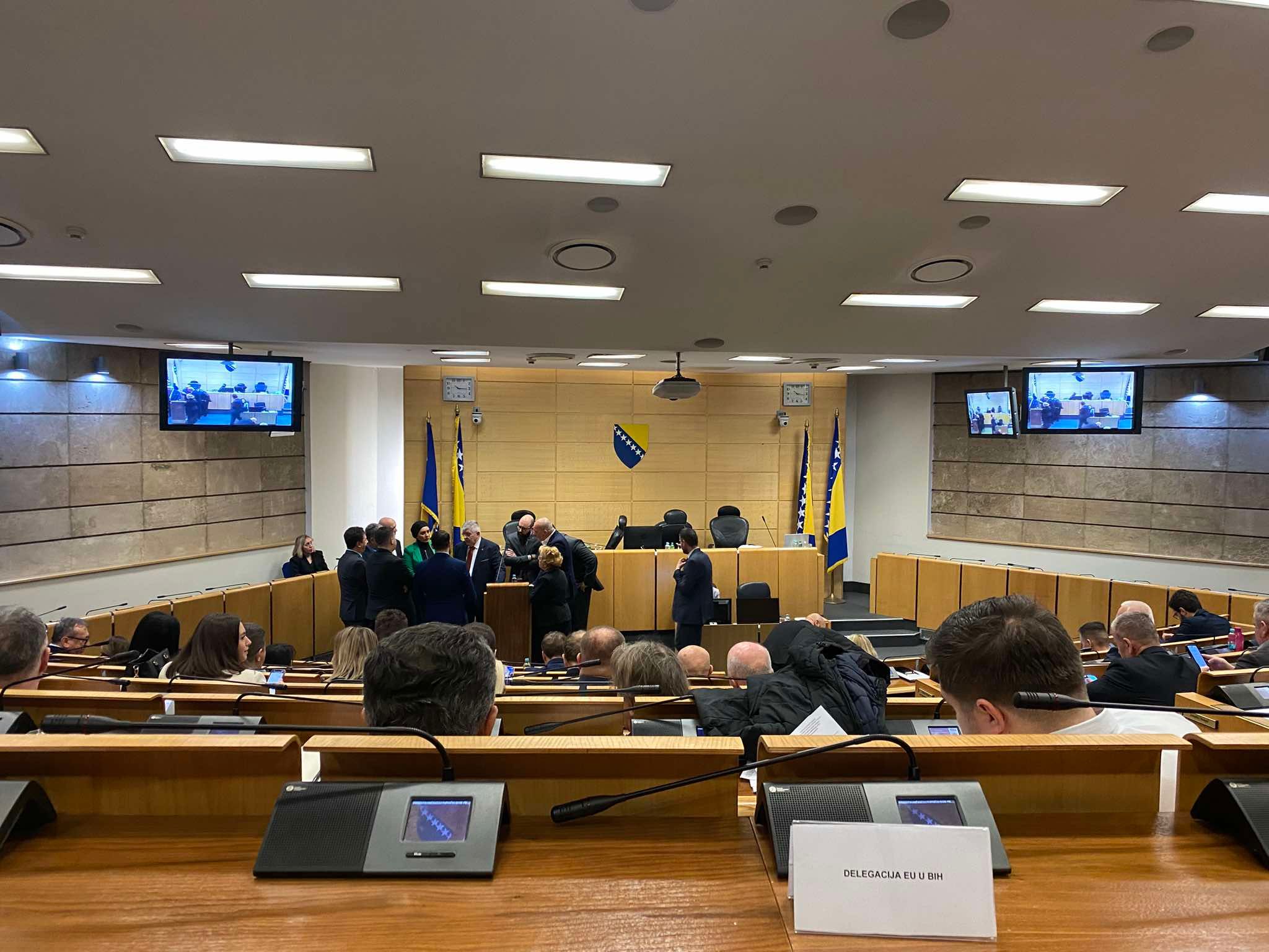 Cilj donošenja ovih izmjena je rasterećenje privrede i smanjenje troška plaća poslodavaca, posebno onih koji će ove godine imati veći trošak za zaposlenike