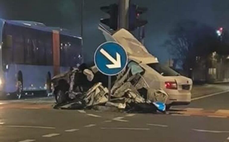 U ponedjeljak navečer dogodila se teška nesreća u Velikoj Gorici pored Zagreba. Jedna je osoba smrtno stradala, izvijestila je policija.