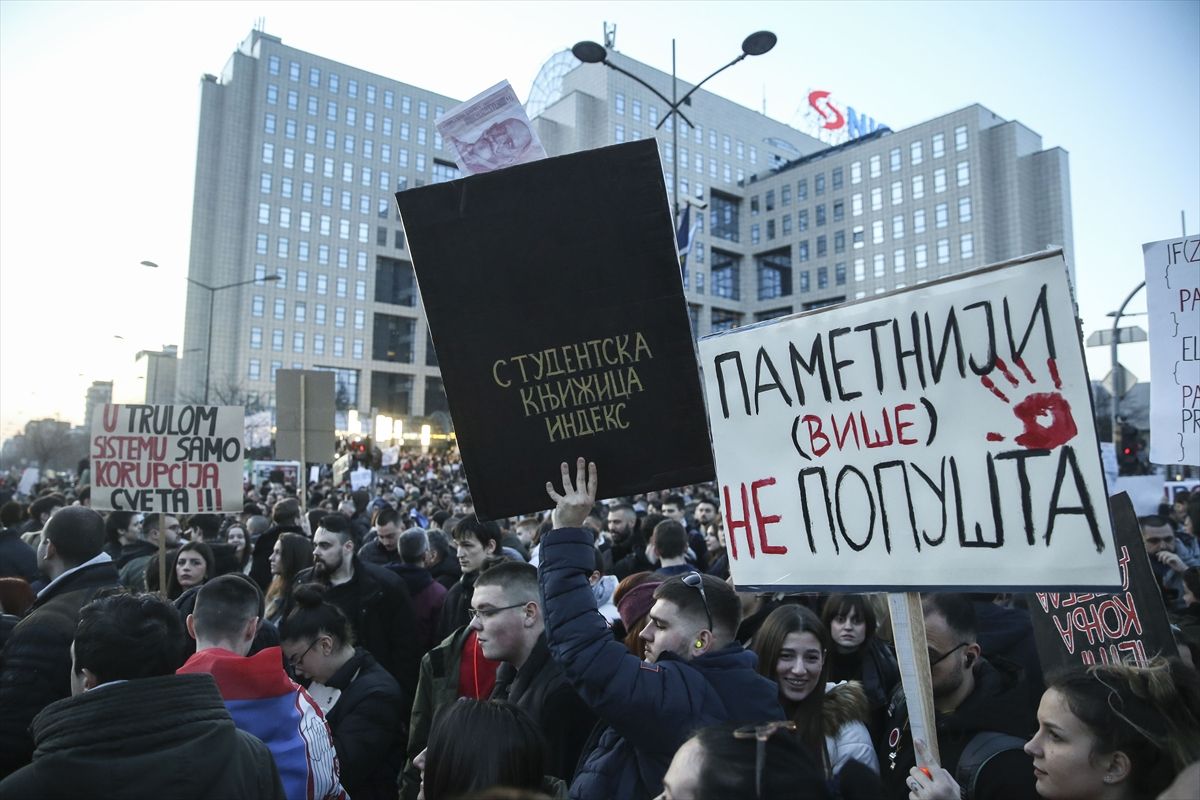 Tri mosta i tri puta za Vučića