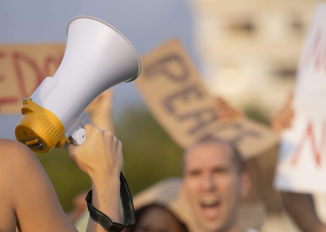 Jedan od organizatora Zlatan Školjić istakao je da je cilj protesta ukazati na goruće probleme koji pogađaju sve građane, bez obzira na političku ili nacionalnu pripadnost