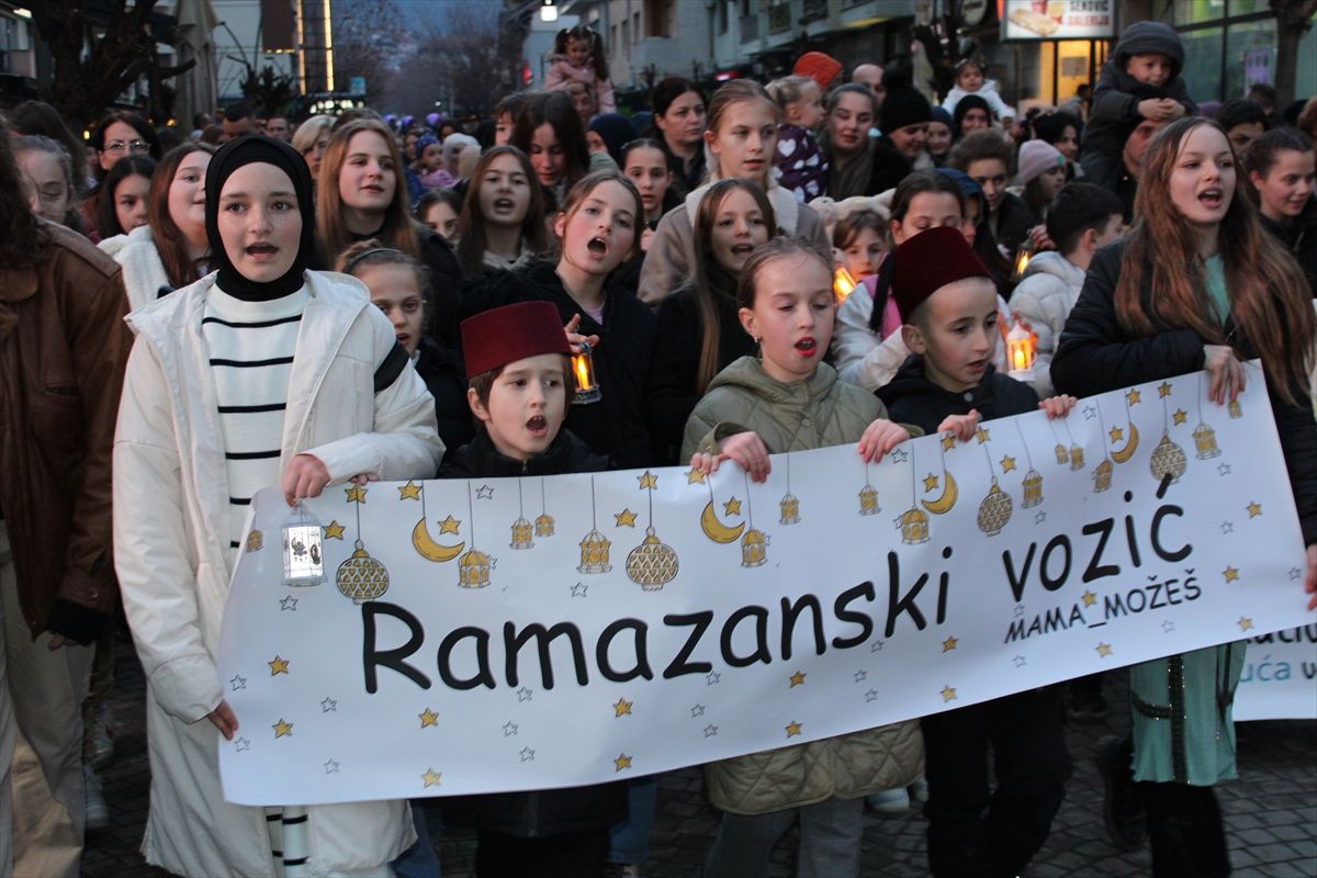 'Ramazanski vozić' kroz Novi Pazar najavio početak ramazana