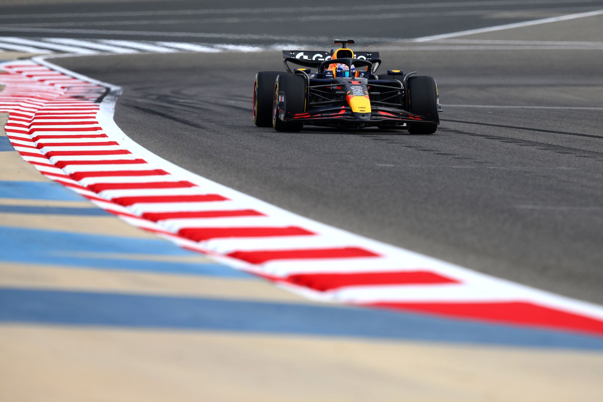 Oracle Red Bull Racing zvanično predstavio bolid RB21, vozači upisali prve krugove