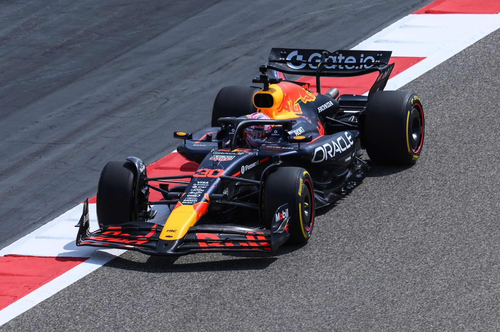 Oracle Red Bull Racing zvanično predstavio bolid RB21, vozači upisali prve krugove