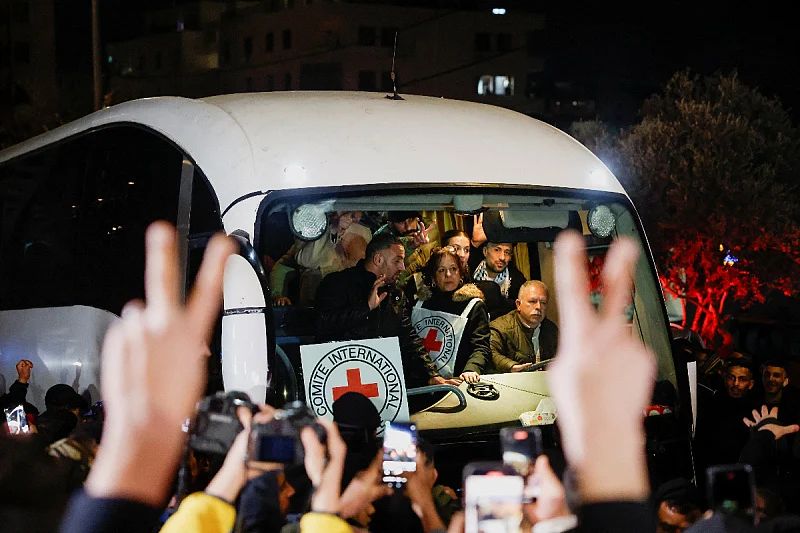 Hamas predao četiri tijela Izraelaca, bliži se kraj prvoj fazi sporazuma