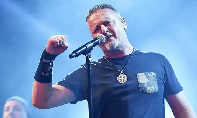 Nekadašnji hrvatski reprezentativac i nogometaš grčkog PAOK-a Dejan Lovren, pomno prati uspjeh hrvatskih rukometaša. 