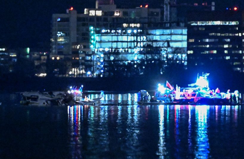 Istražitelji Nacionalnog odbora za sigurnost saobraćaja ustvrdili su da je avion CRJ700 bio na visini od 91 metra, uz minimalna odstupanja