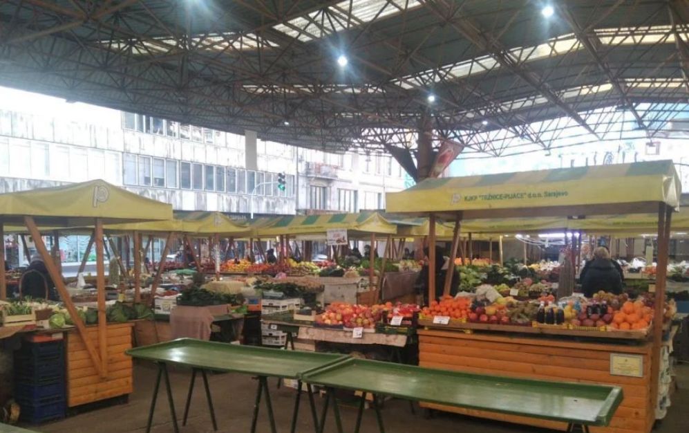 ARIA centar jutros je bio prazan a nije ništa bolja ni situacija na sarajevskim pijacama, tačnije na Otoci i Markalama