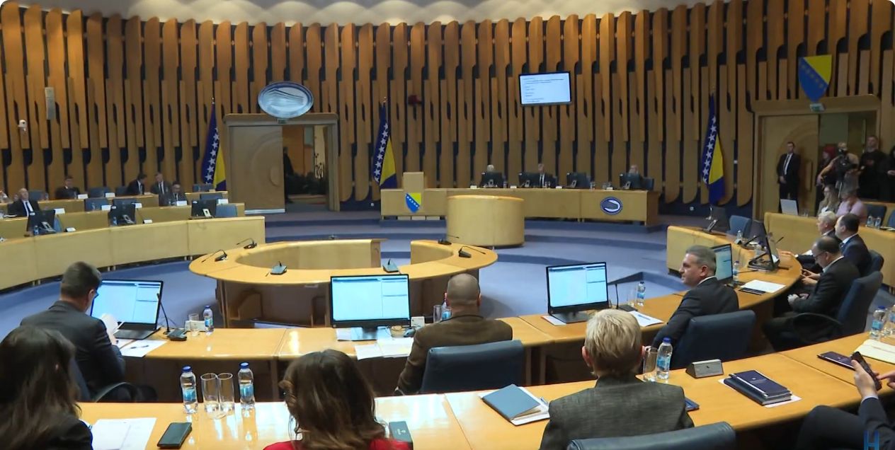 Blokadom državnog Doma naroda protiv smjene Nikole Špirića. Kvorum izostao u režiji spasioca - HDZ-a BiH. 