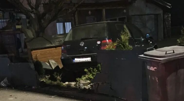 U nezgodi su učestvovali automobil Polo kojim je upravljala J.K. i Golf za čijim volanom je bio A.N.