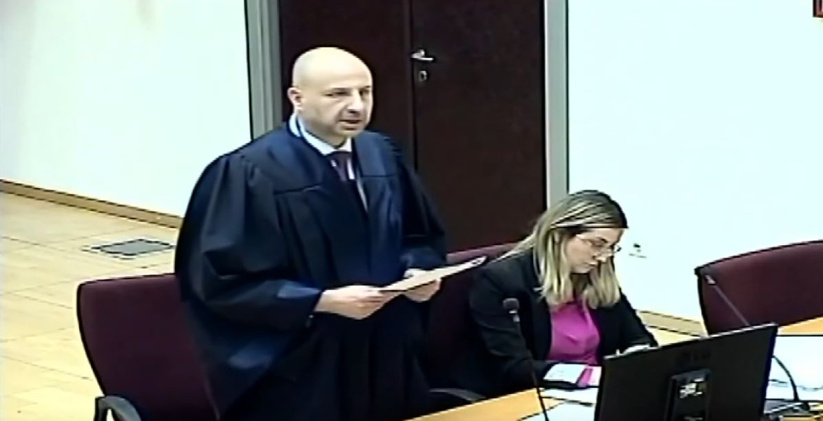 Prema izmijenjenoj optužnici, Hodžiću i pravnom licu Srebrena malina na teret se stavljaju krivična djela zloupotreba položaja i ovlaštenja i pranje novca. 