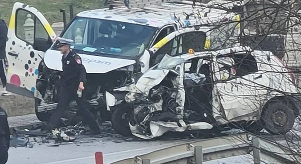 U ovoj nesreći tjelesne povrede zadobio je vozač Fiata kojem je odmah ukazana pomoć na licu mjesta.