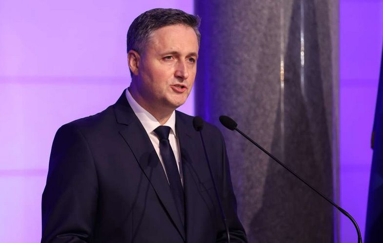 Zajedno čuvajmo mir, stabilnost i ustavni poredak koji to garantira, poručio je Bećirović