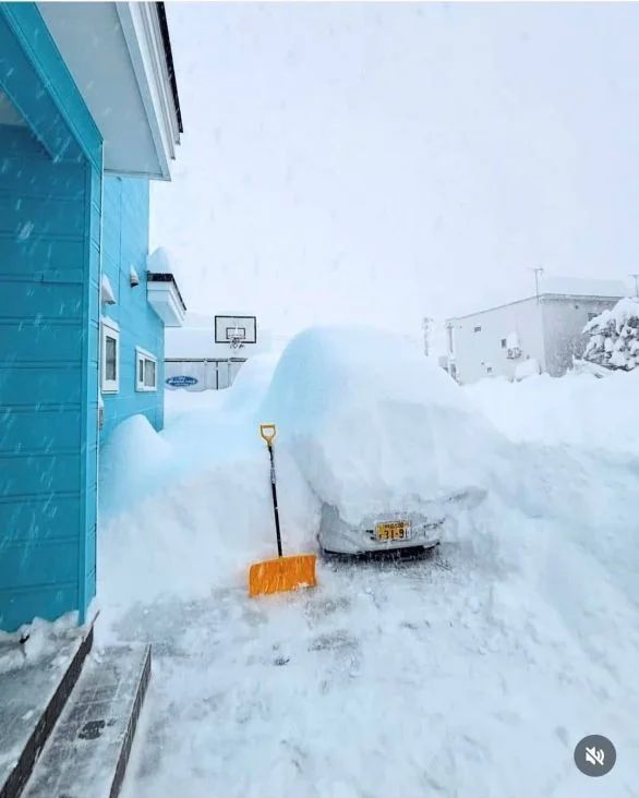 Rekordne snježne padavine u Japanu: Palo 120 cm snijega u svega nekoliko sati