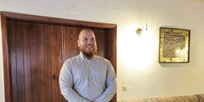 Ovim činom, Tahir Mujezin se pridružio odabranoj grupi ljudi- hafiza, čuvara Božije riječi, koji imaju posebnu ulogu u vjerskom i društvenom životu.