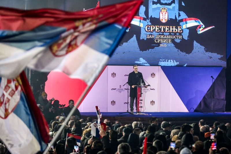 Na skupu je na poziv Vučića aklamacijom usvojena narodna Deklaracija o Vojvodini