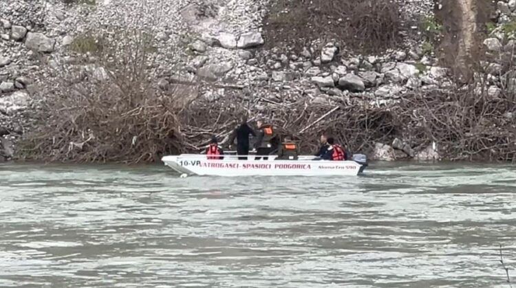 Policija traga za Podgoričankom Ivanom Đuretić (30) i njenim maloljetnim djetetom, nakon što je sinoć porodica prijavila njihov nestanak.