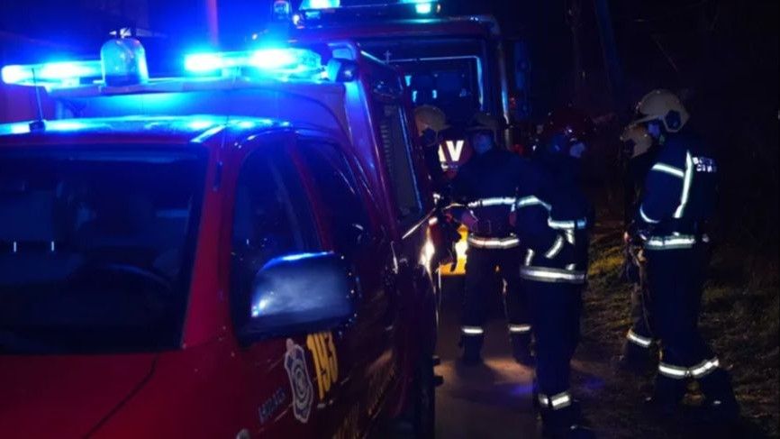 Na lice mjesta policija je brzo stigla, te je ustanovila da je jedan automobil u potpunosti u plamenu i da se u njemu nalaze dvije stradale osobe