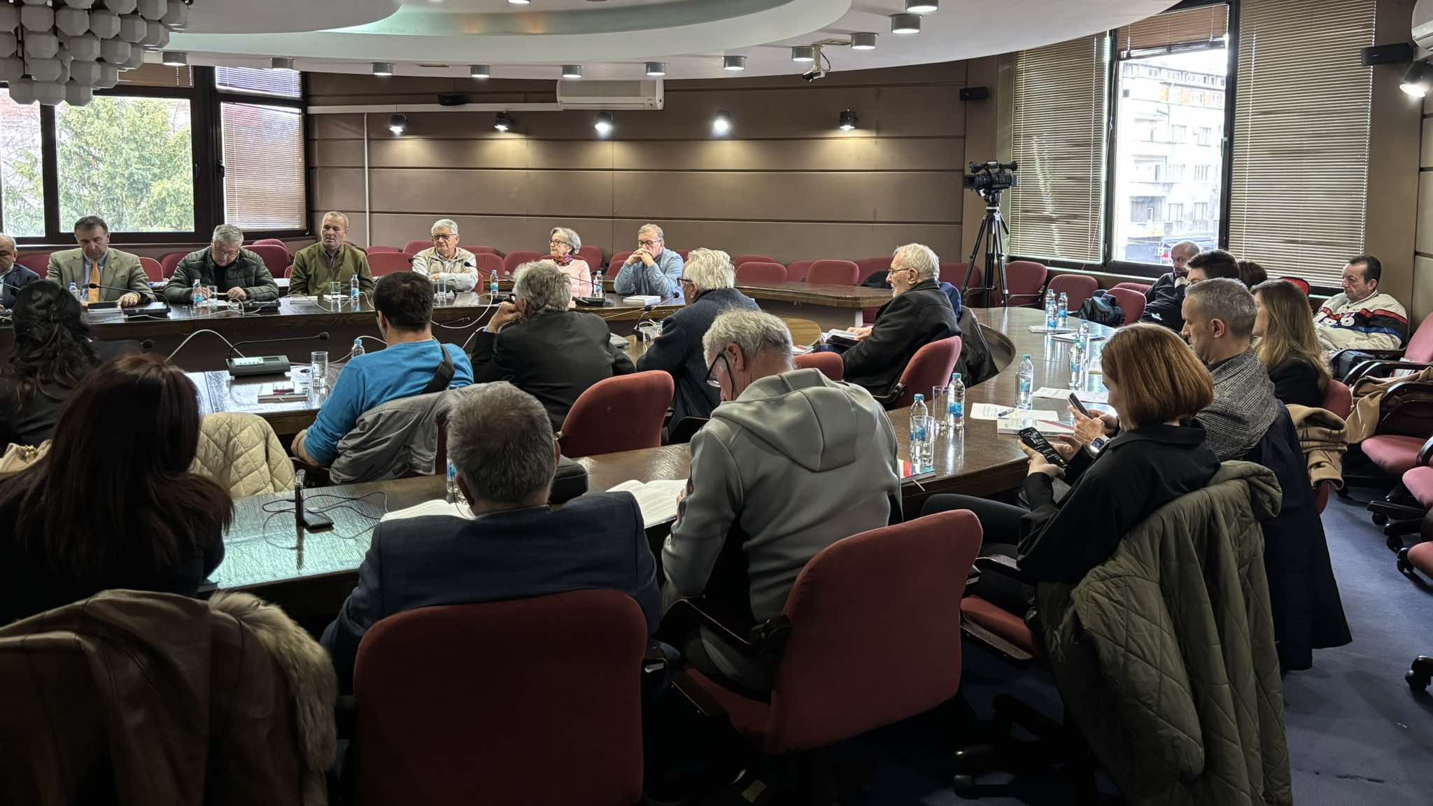 Sjednici su prisustvovali članovi političke, javne, akademske i umjetničke sfere                     