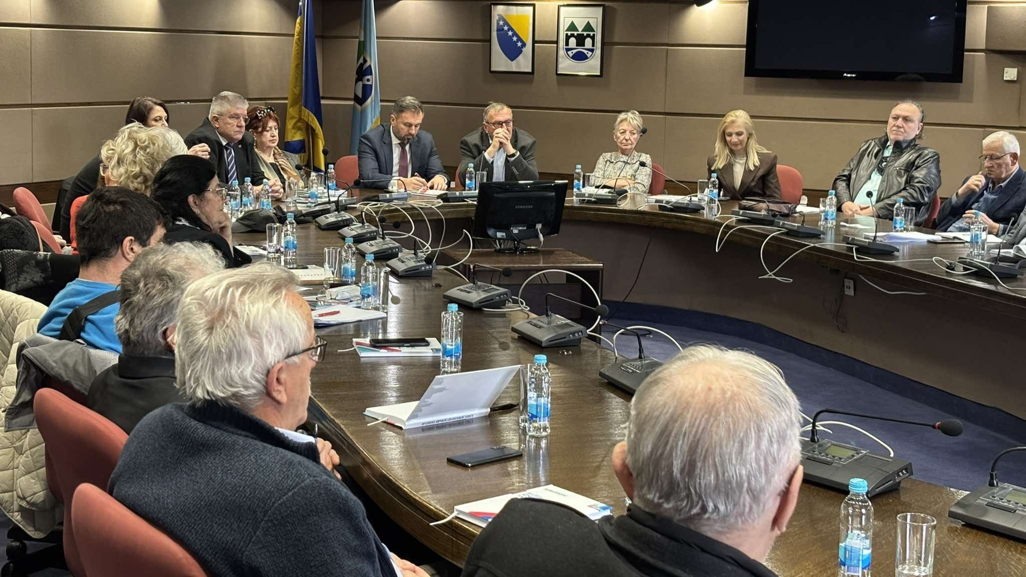 Sjednici su prisustvovali članovi političke, javne, akademske i umjetničke sfere                     