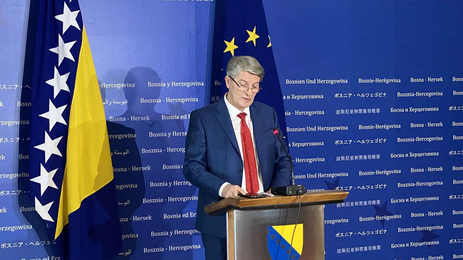 Neprestano plasiranje neistina ugrožava cjelokupni institucionalni sistem, navode