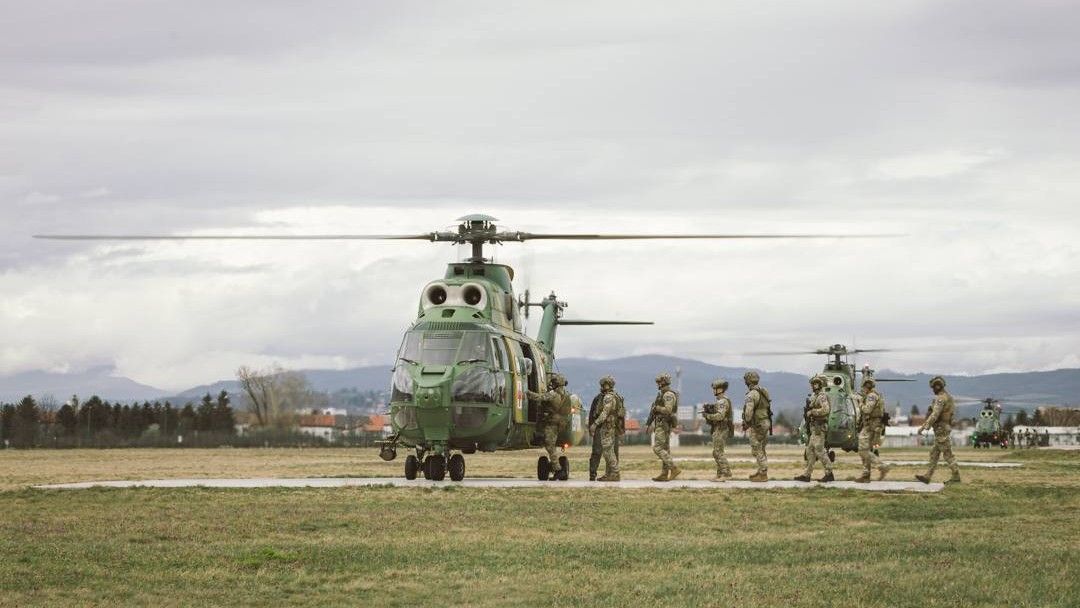 Stanovnici širom Bosne i Hercegovine mogu primijetiti pojačanu aktivnost helikoptera, jer se letovi odvijaju širom zemlje