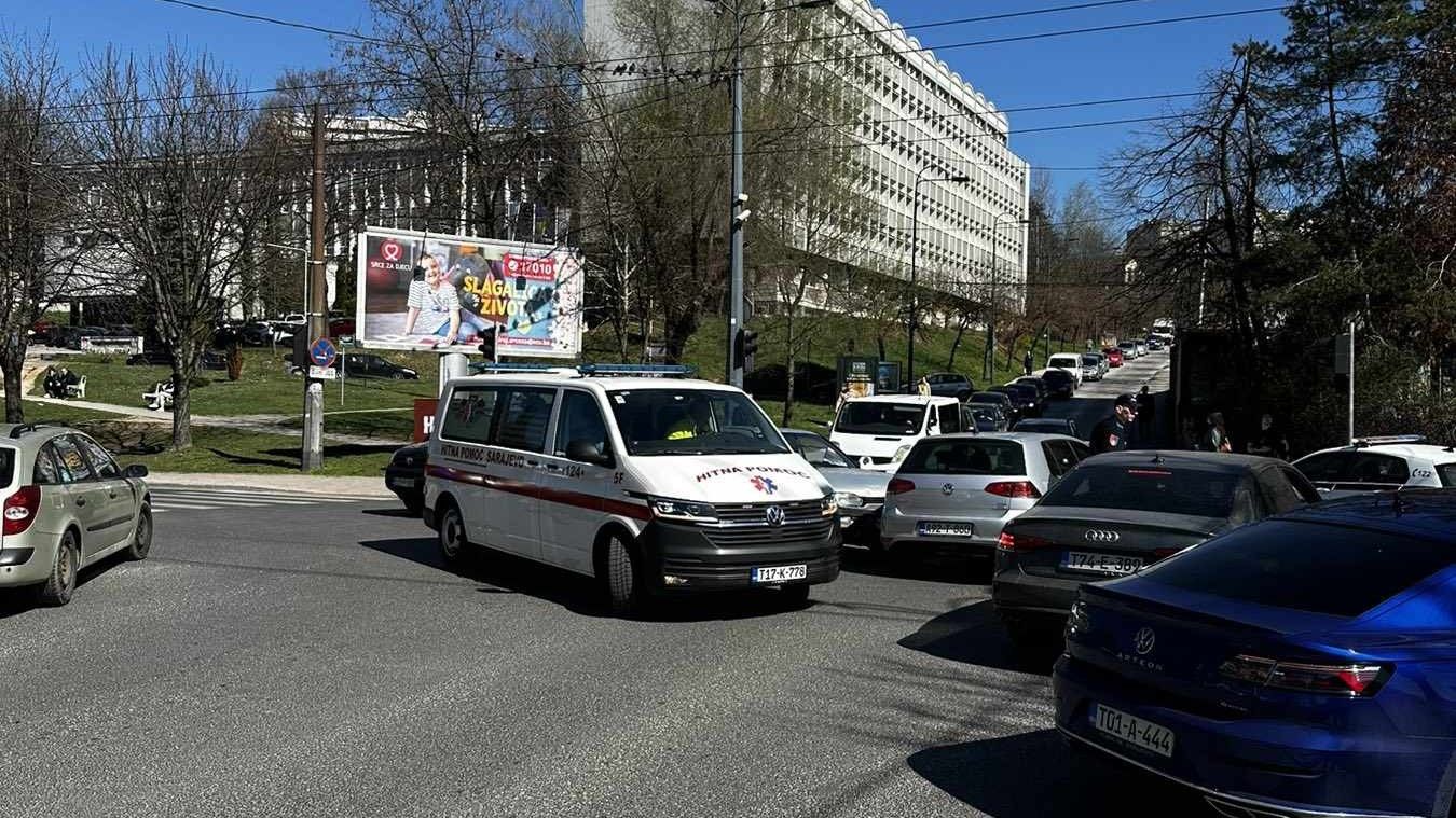 Kontaktirali smo Operativni centar MUP-a KS, međutim nisu imali informacije o nevedenoj nesreći