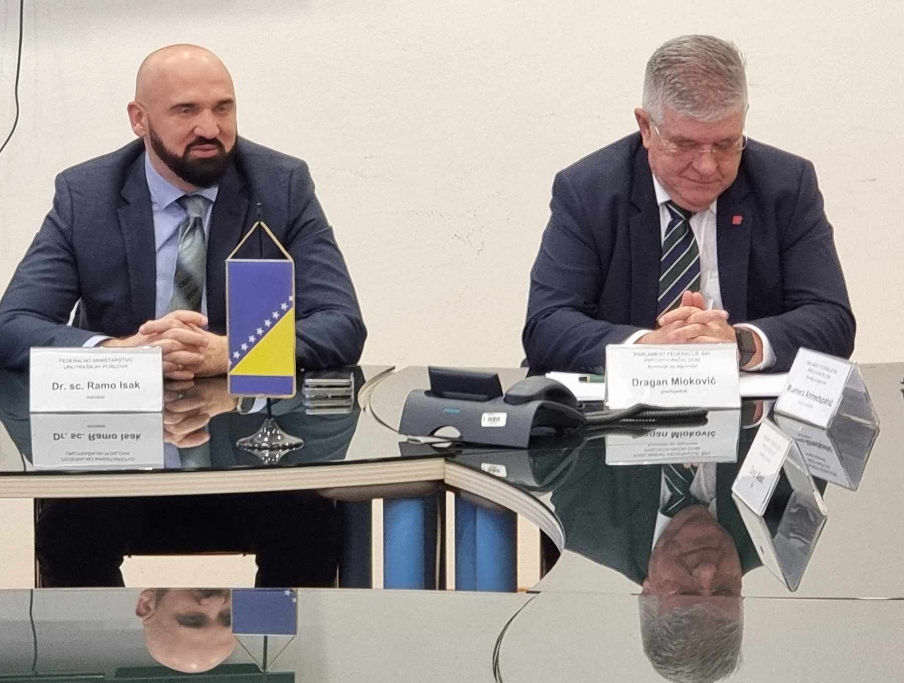 Isak: Dodik i ostali će biti uhapšeni gdje god se nalazili! U njegovim redovima je rasulo