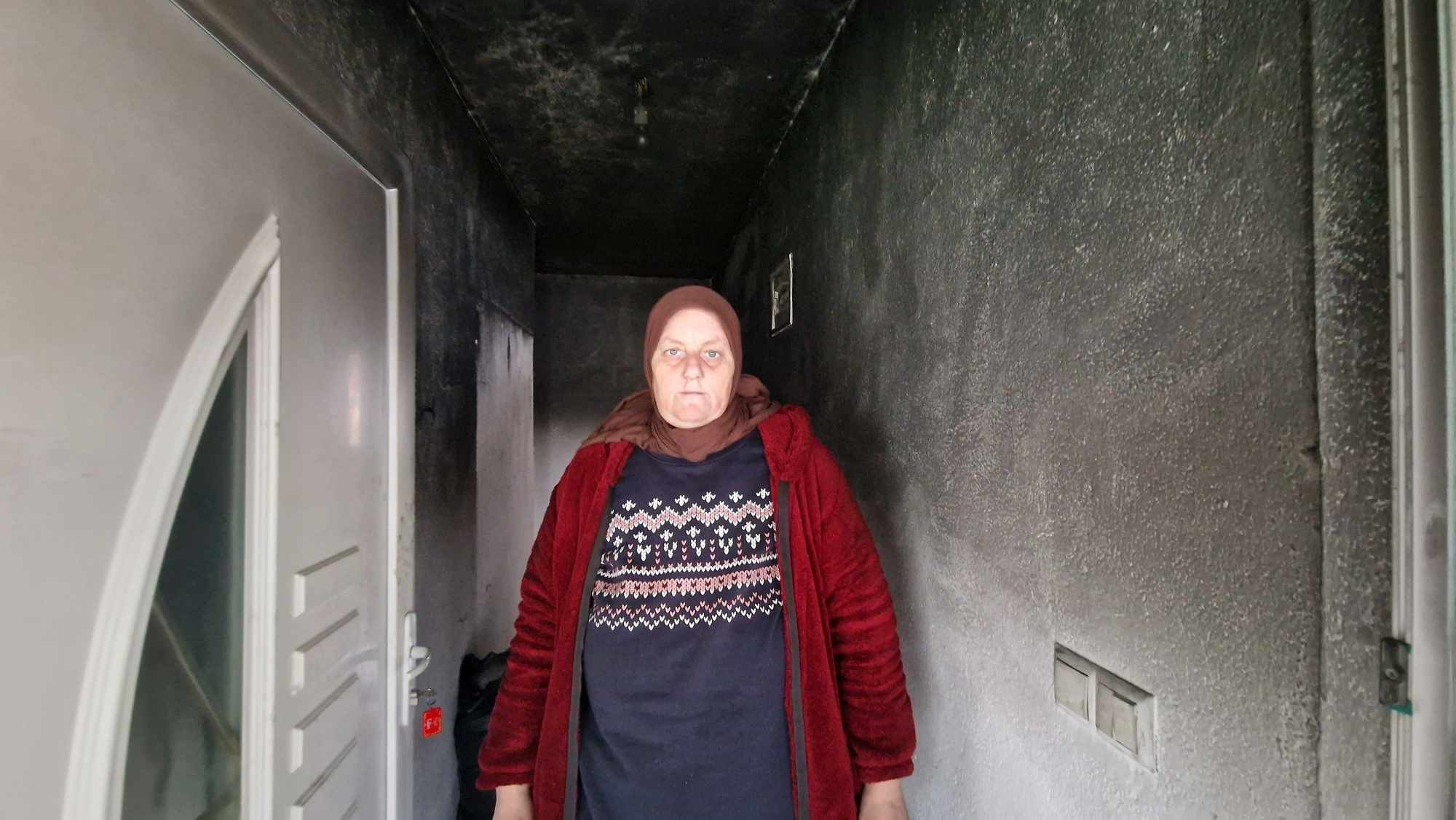 Njen dom u kojem je živjela s tri kćerke potpuno je uništen u požaru koji je izbio zbog kvara elektroinstalacijama